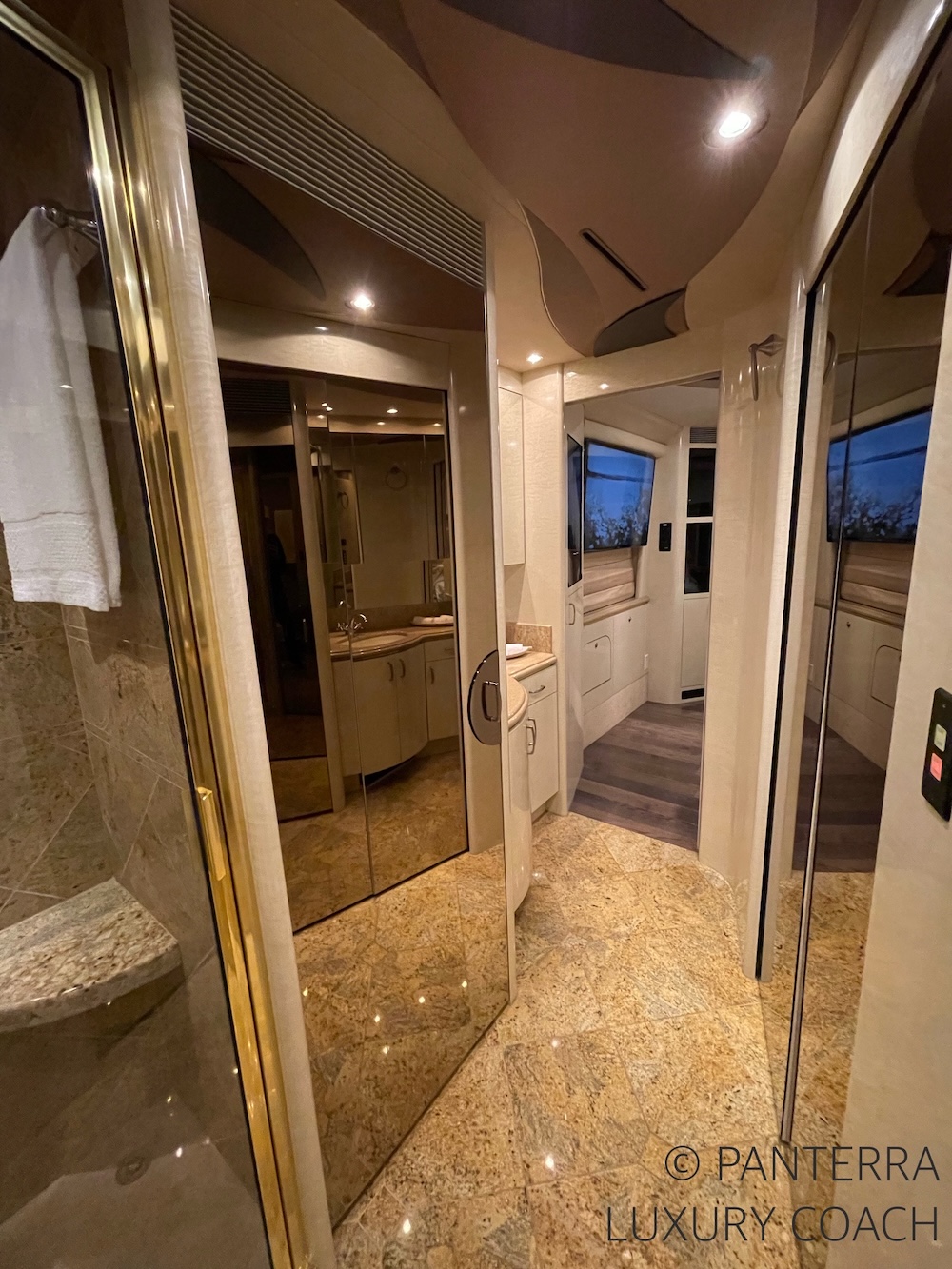 2004 Prevost Marathon XLII For Sale