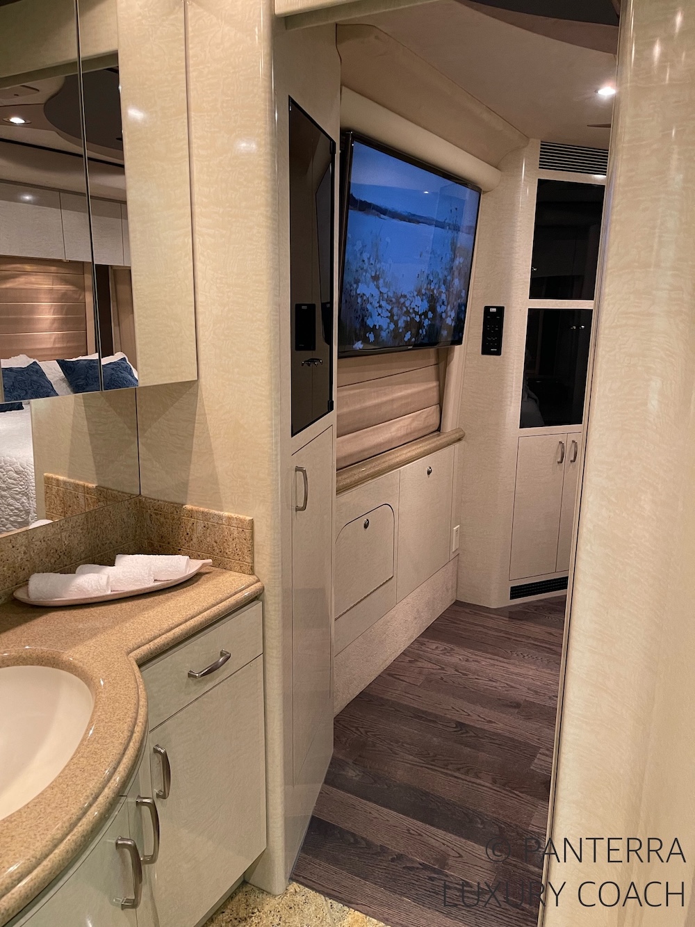 2004 Prevost Marathon XLII For Sale