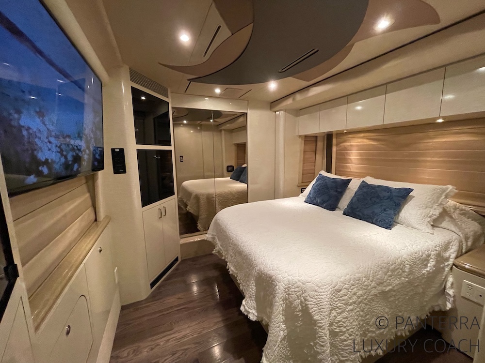 2004 Prevost Marathon XLII For Sale
