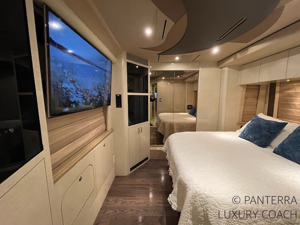 2004 Prevost Marathon XLII For Sale