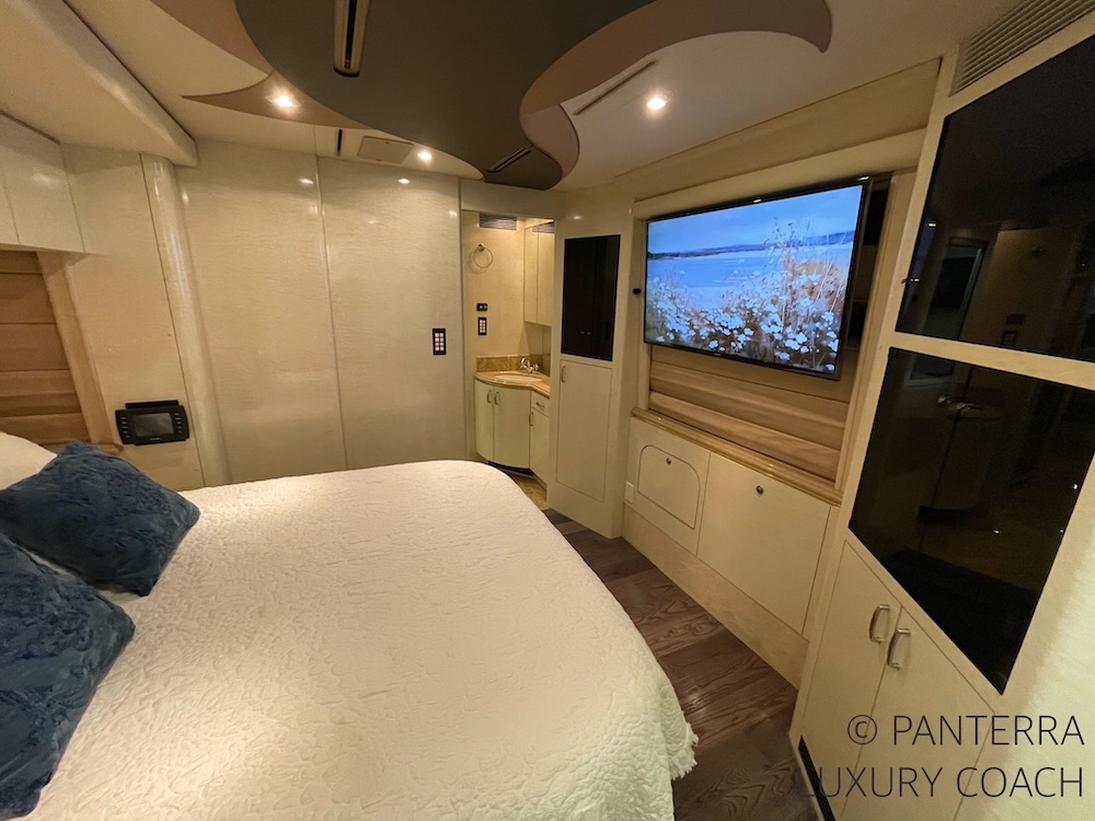 2004 Prevost Marathon XLII For Sale