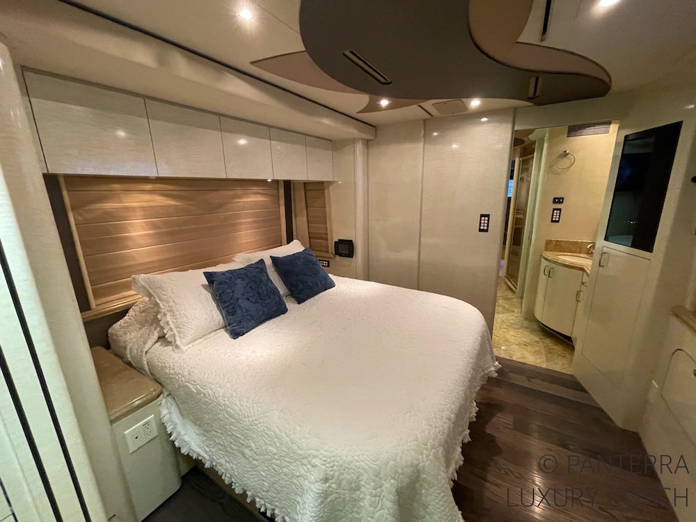 2004 Prevost Marathon XLII For Sale
