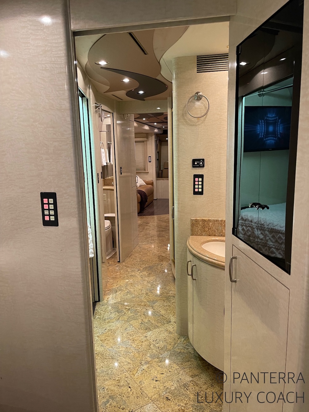 2004 Prevost Marathon XLII For Sale