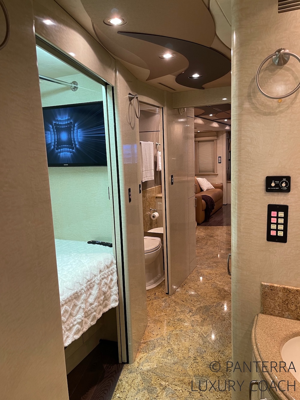 2004 Prevost Marathon XLII For Sale