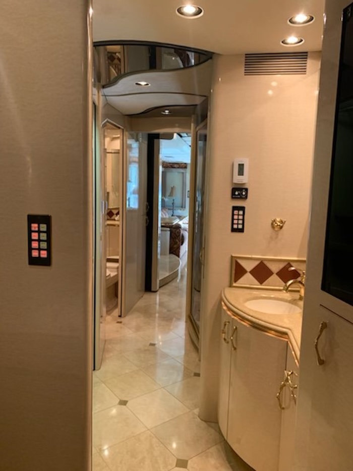 2004 Prevost Marathon XLII For Sale