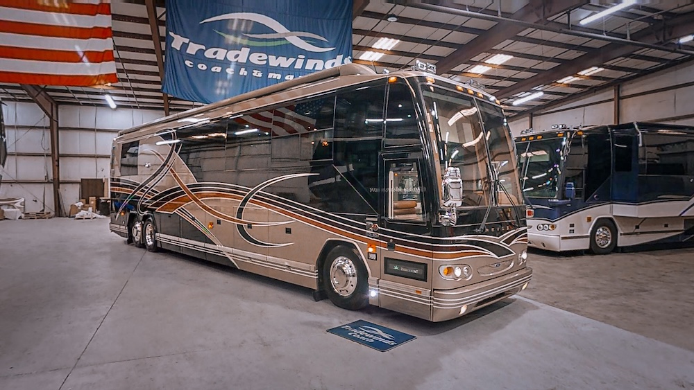 2004 Prevost Parliament H3-45 For Sale