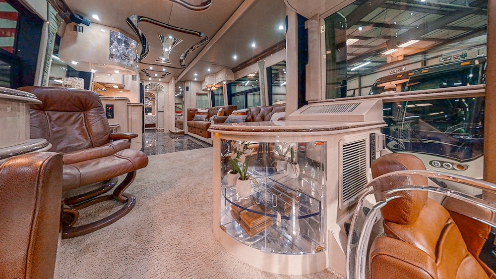 2004 Prevost Parliament H3-45 For Sale