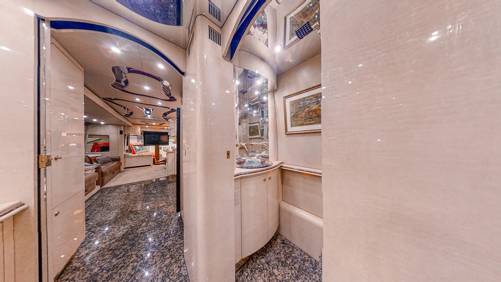 2004 Prevost Parliament H3-45 For Sale