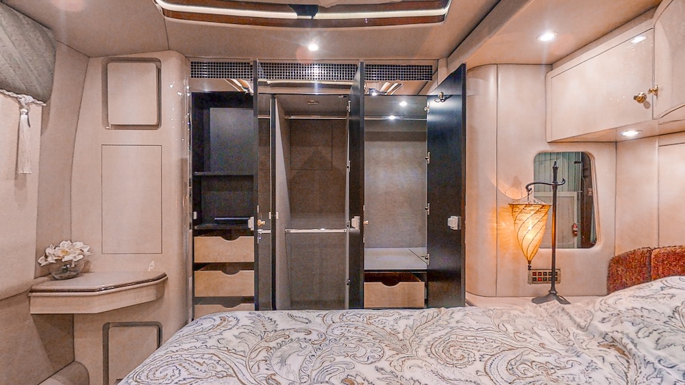 2004 Prevost Parliament H3-45 For Sale