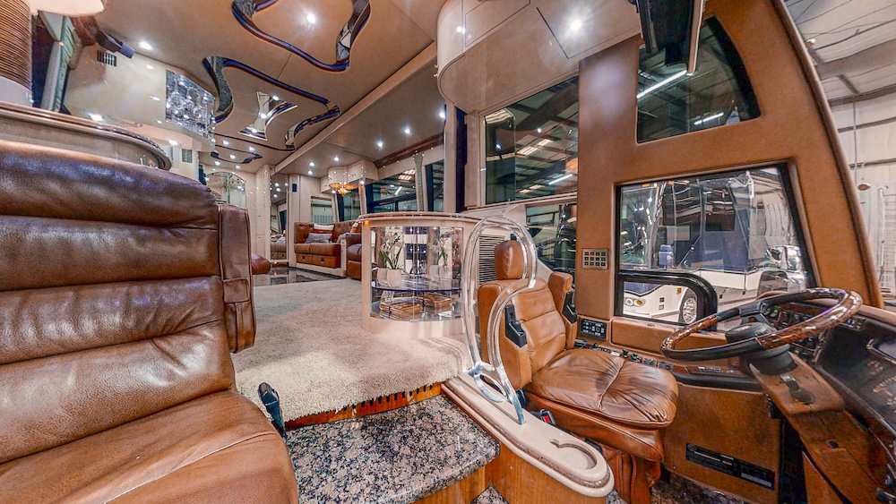 2004 Prevost Parliament H3-45 For Sale