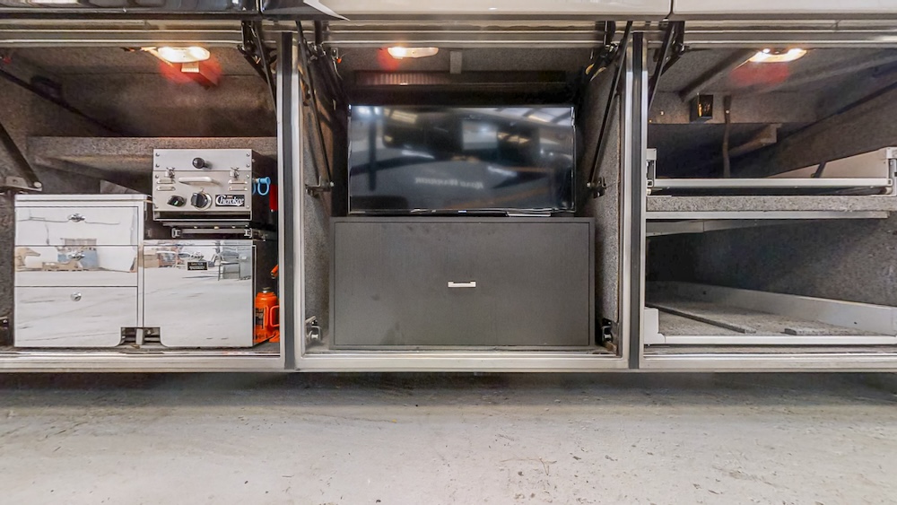 2004 Prevost Parliament H3-45 For Sale