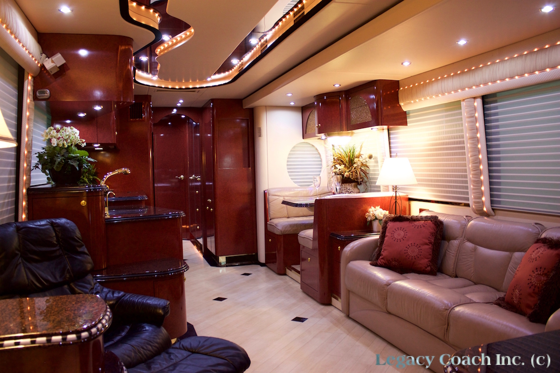 2004 Prevost Parliament XLII For Sale