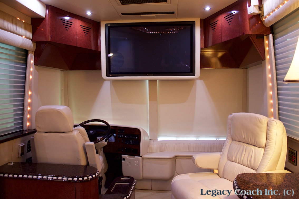 2004 Prevost Parliament XLII For Sale