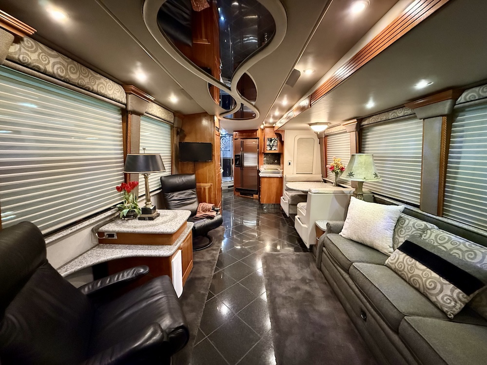 2004 Prevost Royale XLII For Sale