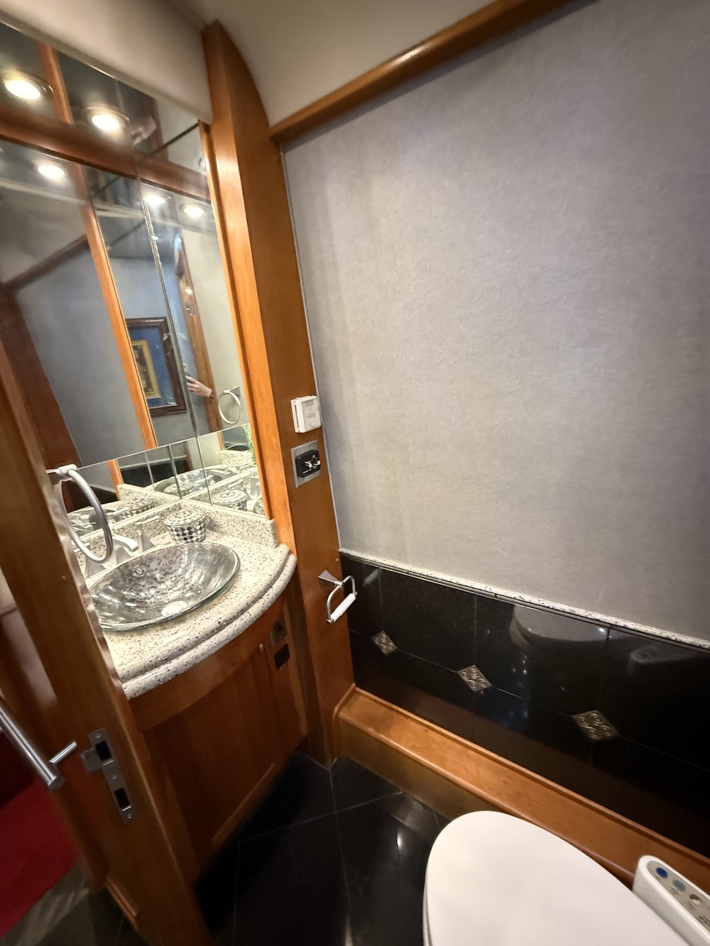 2004 Prevost Royale XLII For Sale