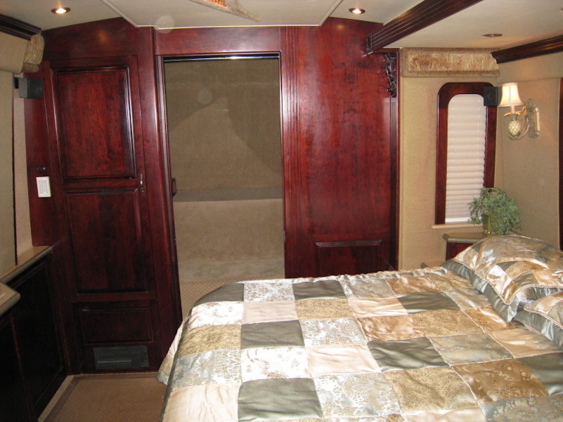 2004 Prevost Royale XLII For Sale