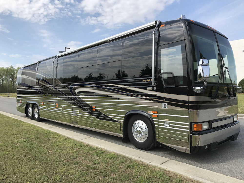 2004 Prevost Featherlite XLII For Sale