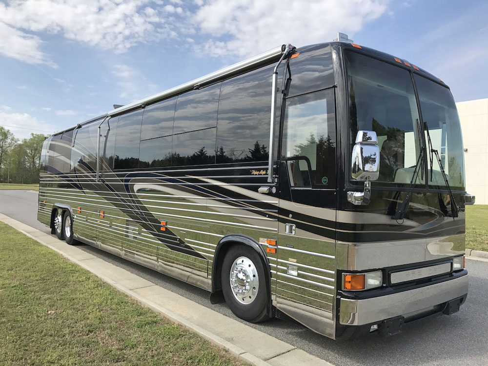 2004 Prevost Featherlite XLII For Sale