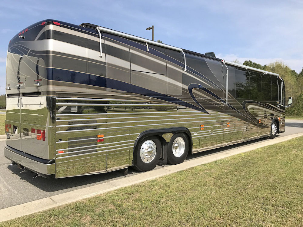 2004 Prevost Featherlite XLII For Sale