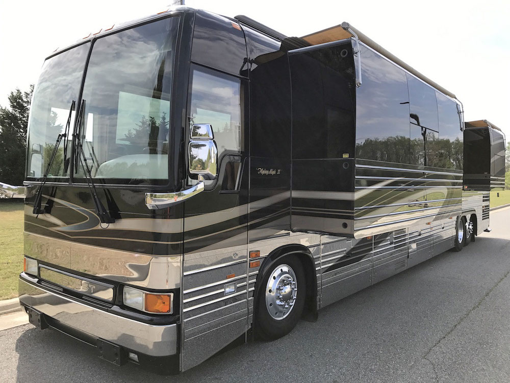 2004 Prevost Featherlite XLII For Sale