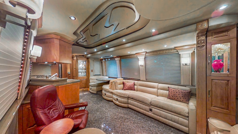 2004 Prevost Royale XLII For Sale