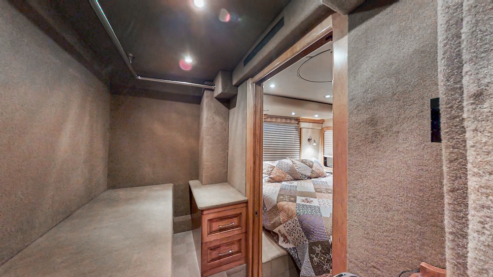 2004 Prevost Royale XLII For Sale