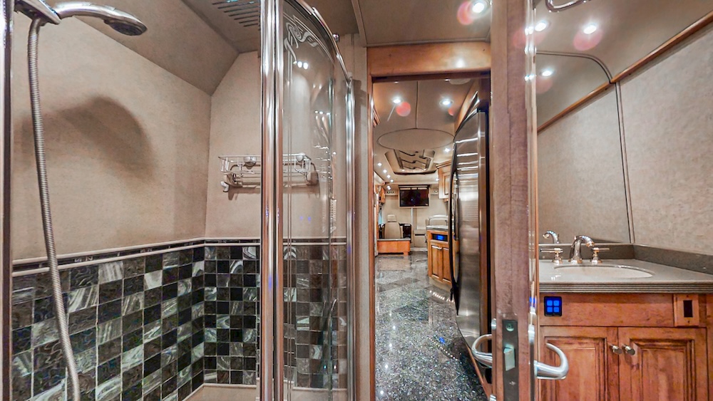 2004 Prevost Royale XLII For Sale