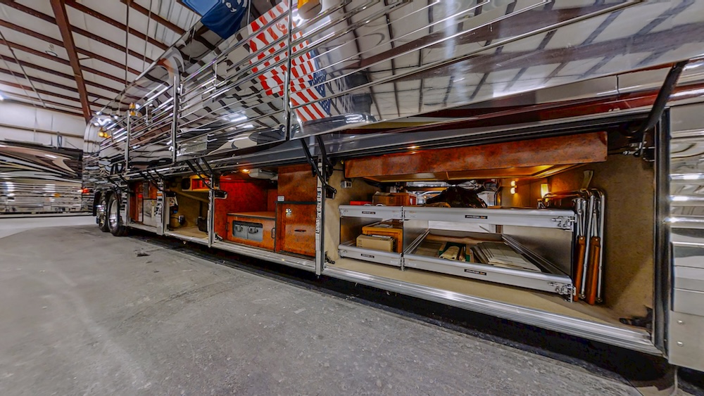 2004 Prevost Royale XLII For Sale