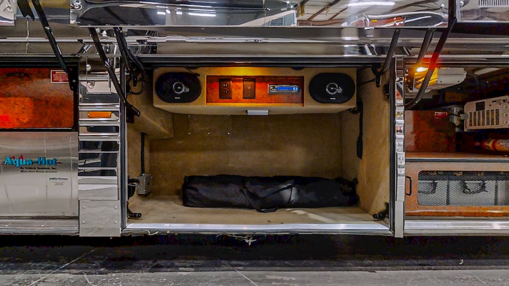 2004 Prevost Royale XLII For Sale