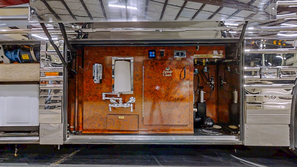 2004 Prevost Royale XLII For Sale