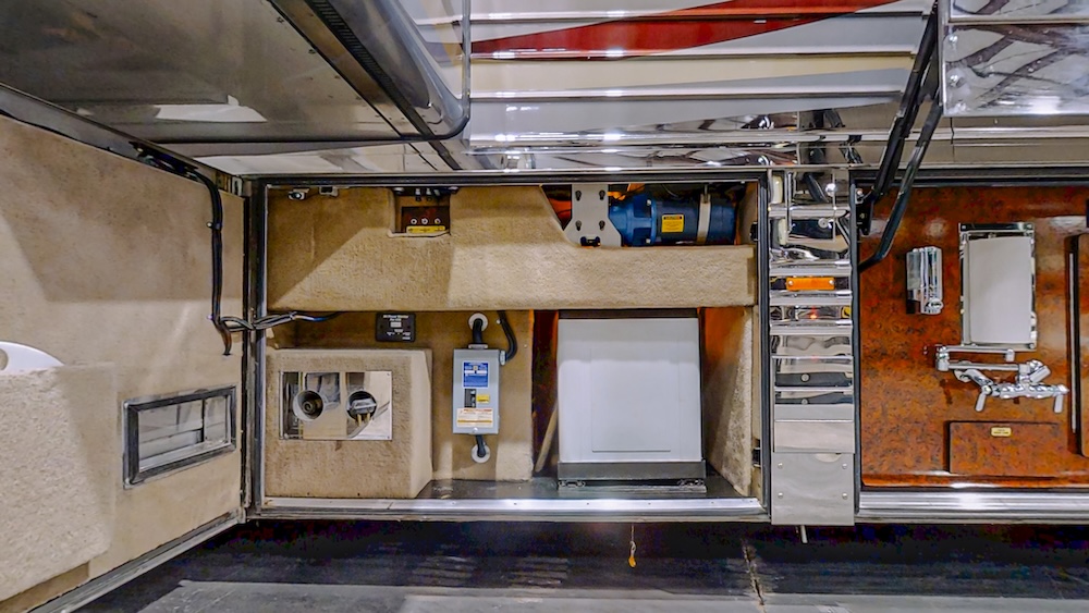 2004 Prevost Royale XLII For Sale