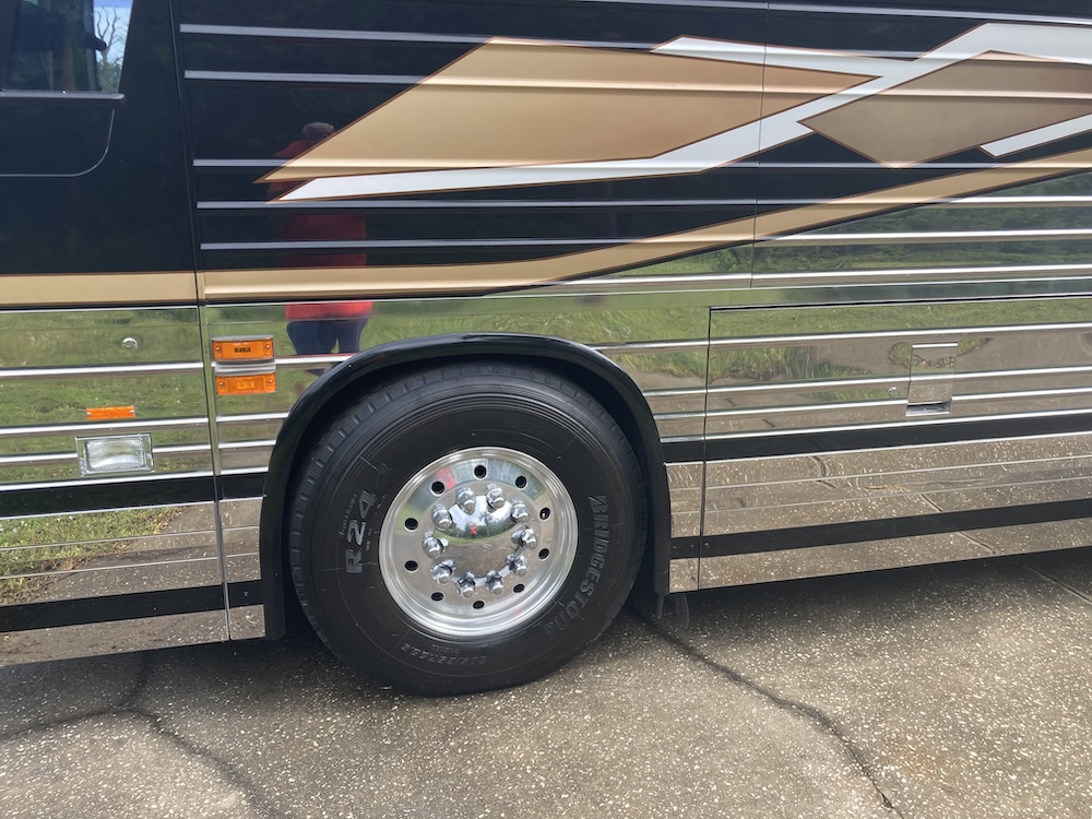 2004 Prevost XLII For Sale