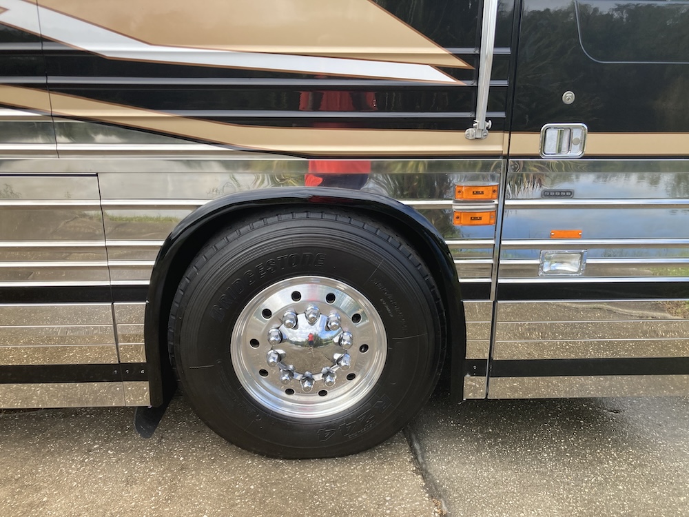 2004 Prevost XLII For Sale