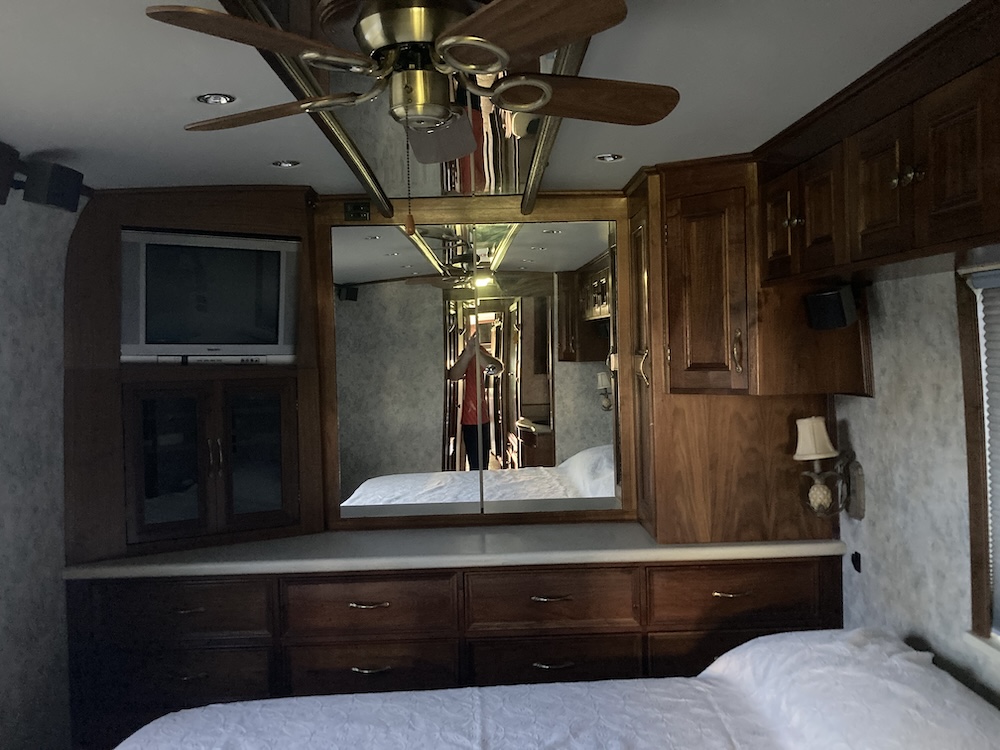 2004 Prevost XLII For Sale