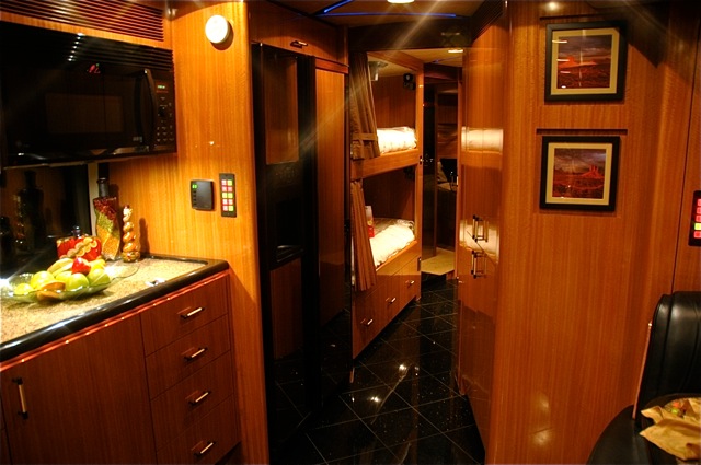 2005 Prevost Marathon H3-45 For Sale