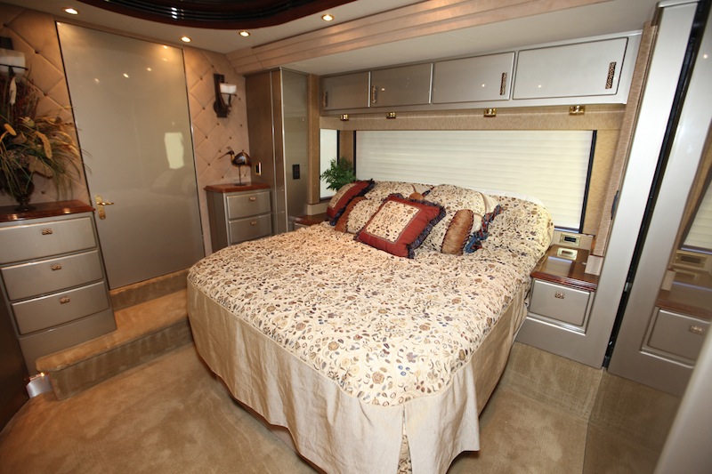 2005 Prevost Country Coach XLII For Sale