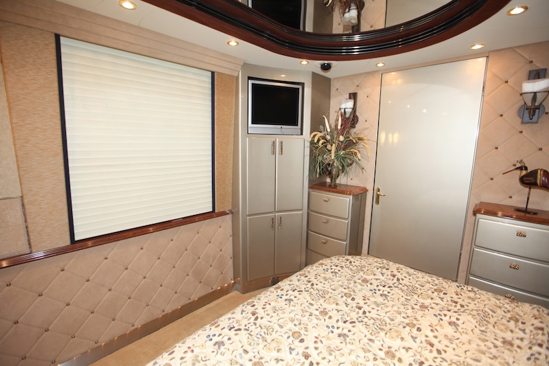 2005 Prevost Country Coach XLII For Sale