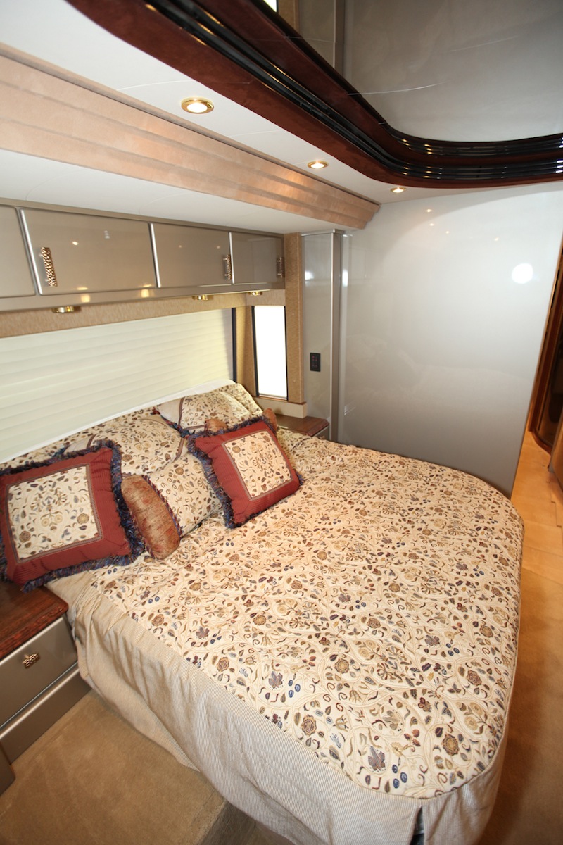 2005 Prevost Country Coach XLII For Sale