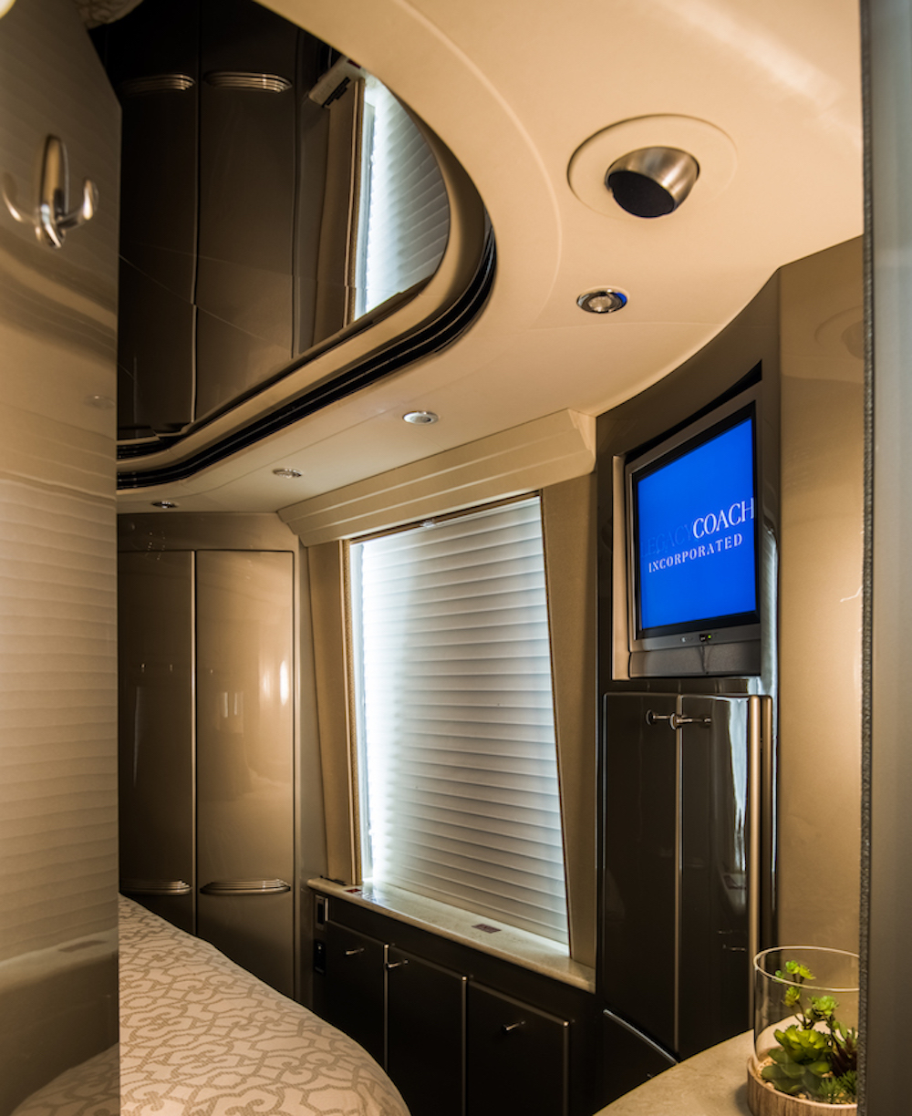 2005 Prevost Country Coach XLII For Sale