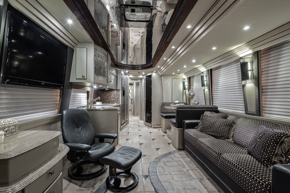 2005 Prevost Country Coach XLII For Sale