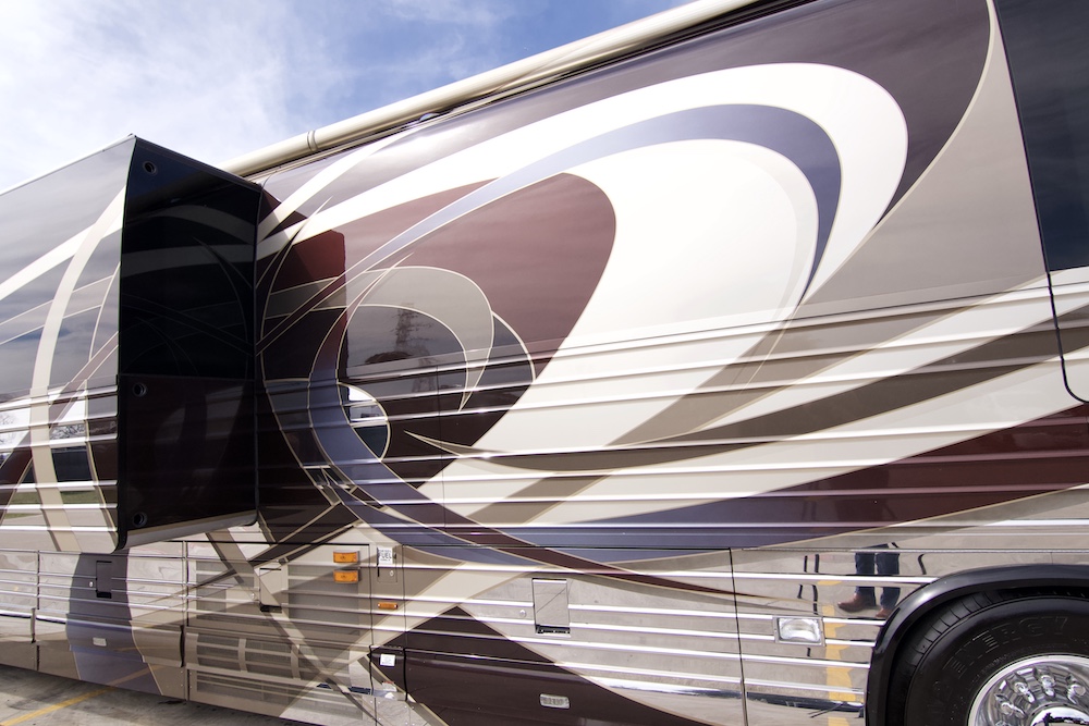 2005 Prevost Country Coach XLII For Sale