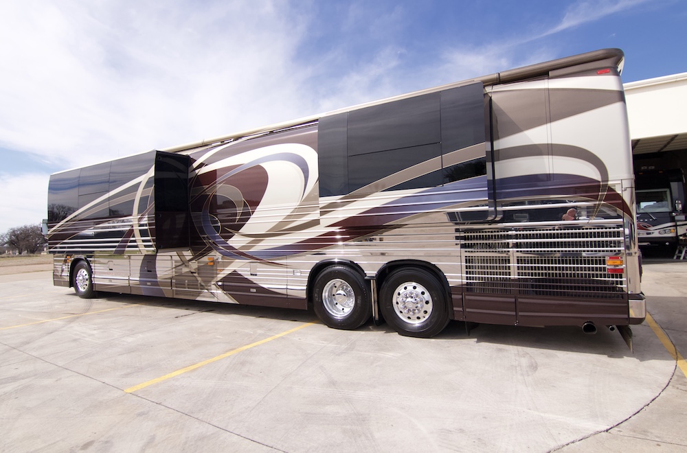 2005 Prevost Country Coach XLII For Sale