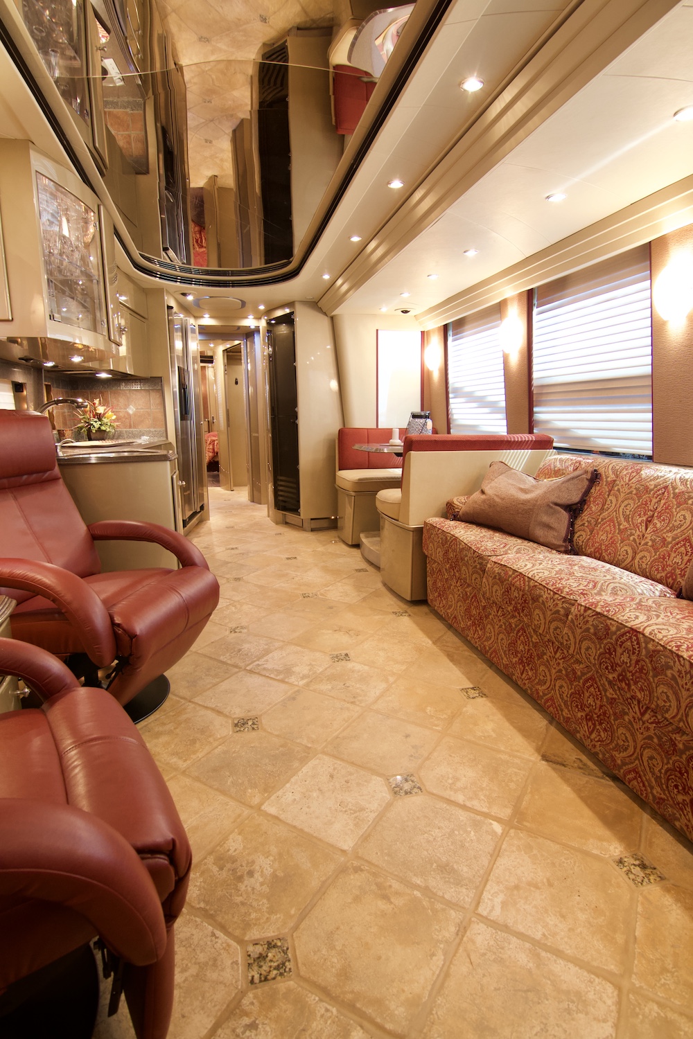 2005 Prevost Country Coach XLII For Sale