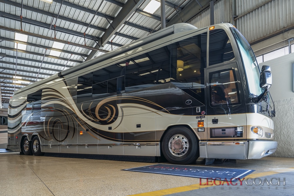 2005 Prevost Featherlite  H3-45 For Sale