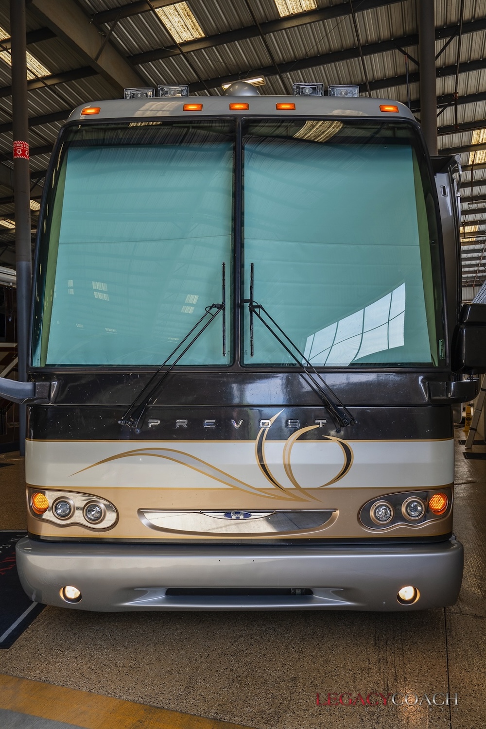 2005 Prevost Featherlite  H3-45 For Sale