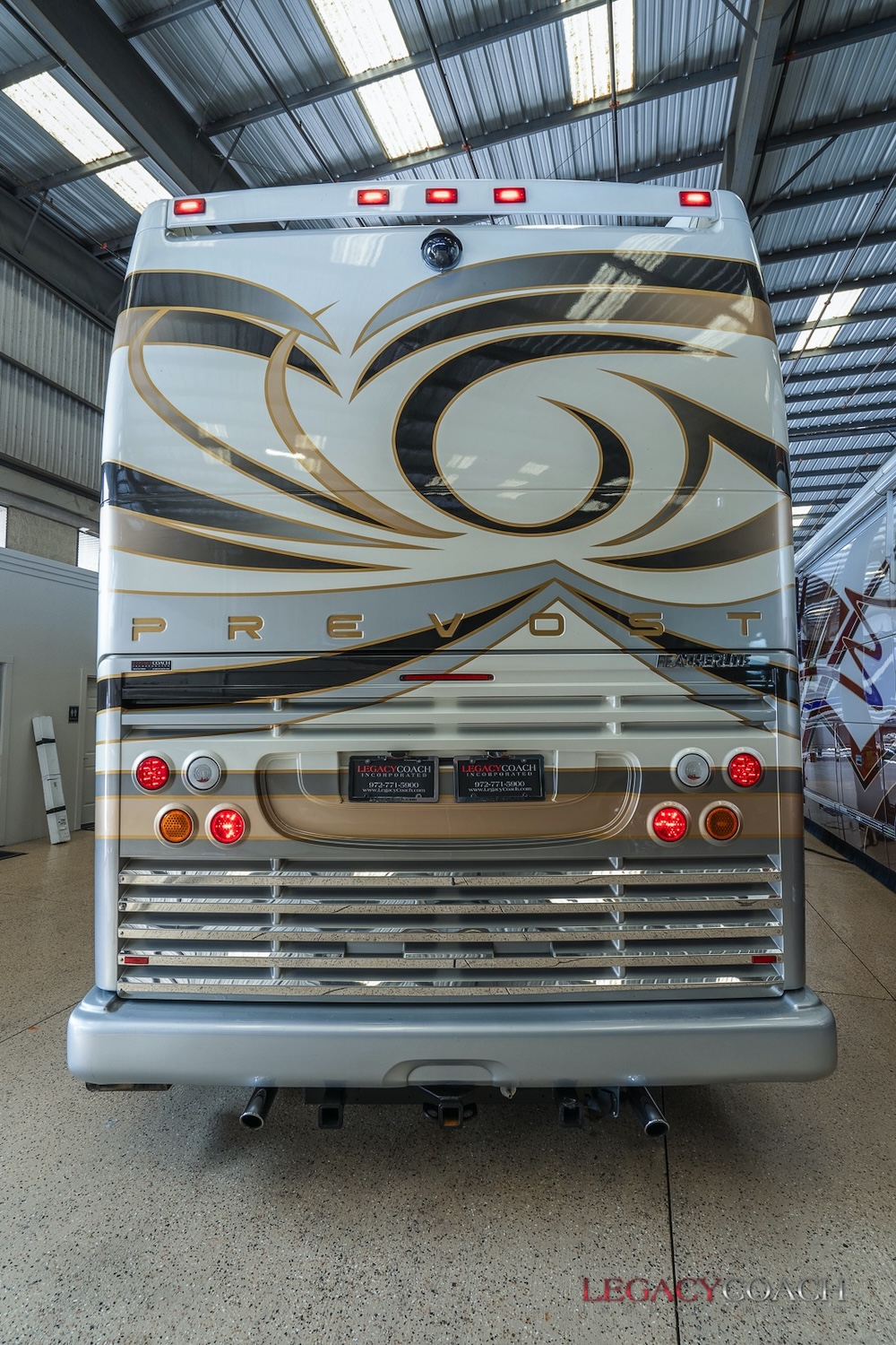 2005 Prevost Featherlite  H3-45 For Sale