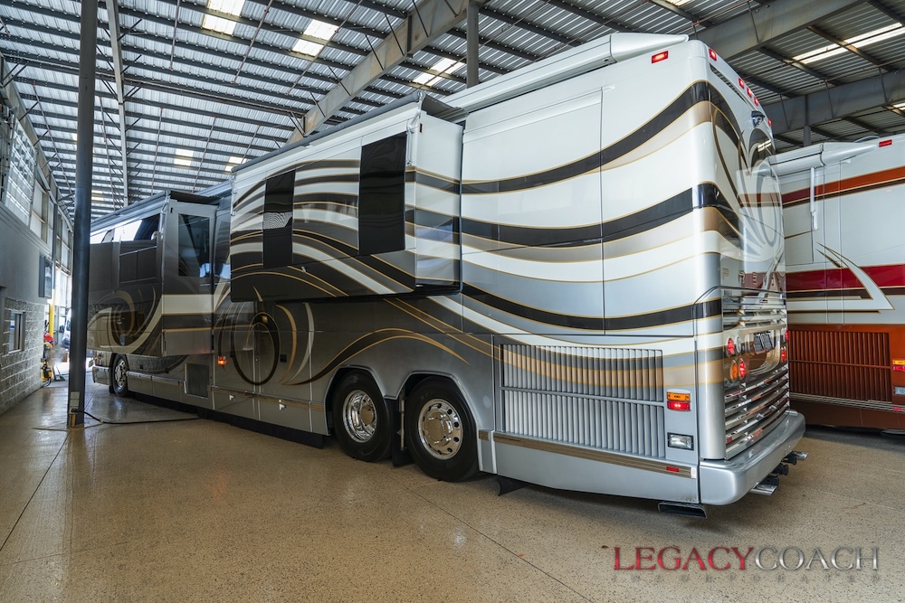 2005 Prevost Featherlite  H3-45 For Sale