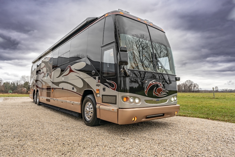 2005 Prevost Featherlite H3-45 For Sale