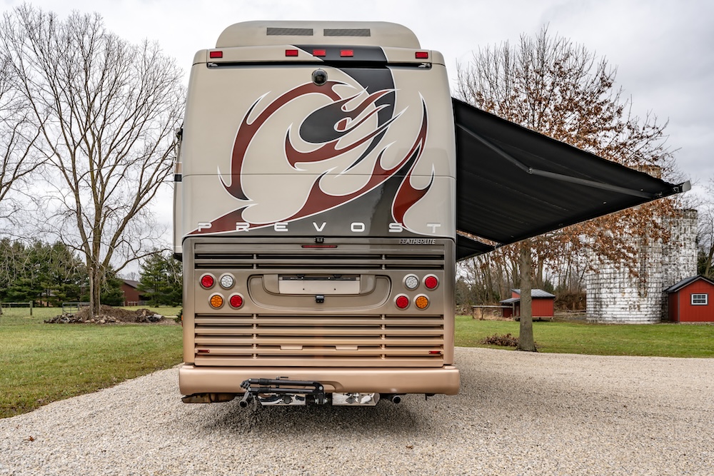 2005 Prevost Featherlite H3-45 For Sale