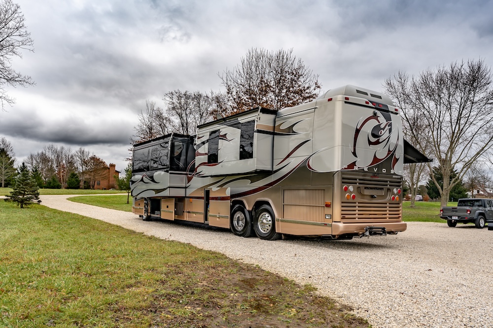 2005 Prevost Featherlite H3-45 For Sale